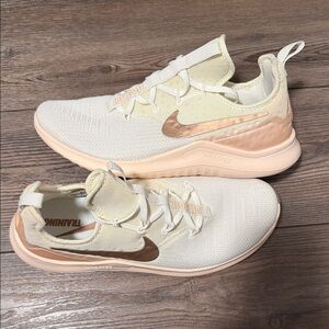 NEW Women’s Nike Free Sneakers - Size 11